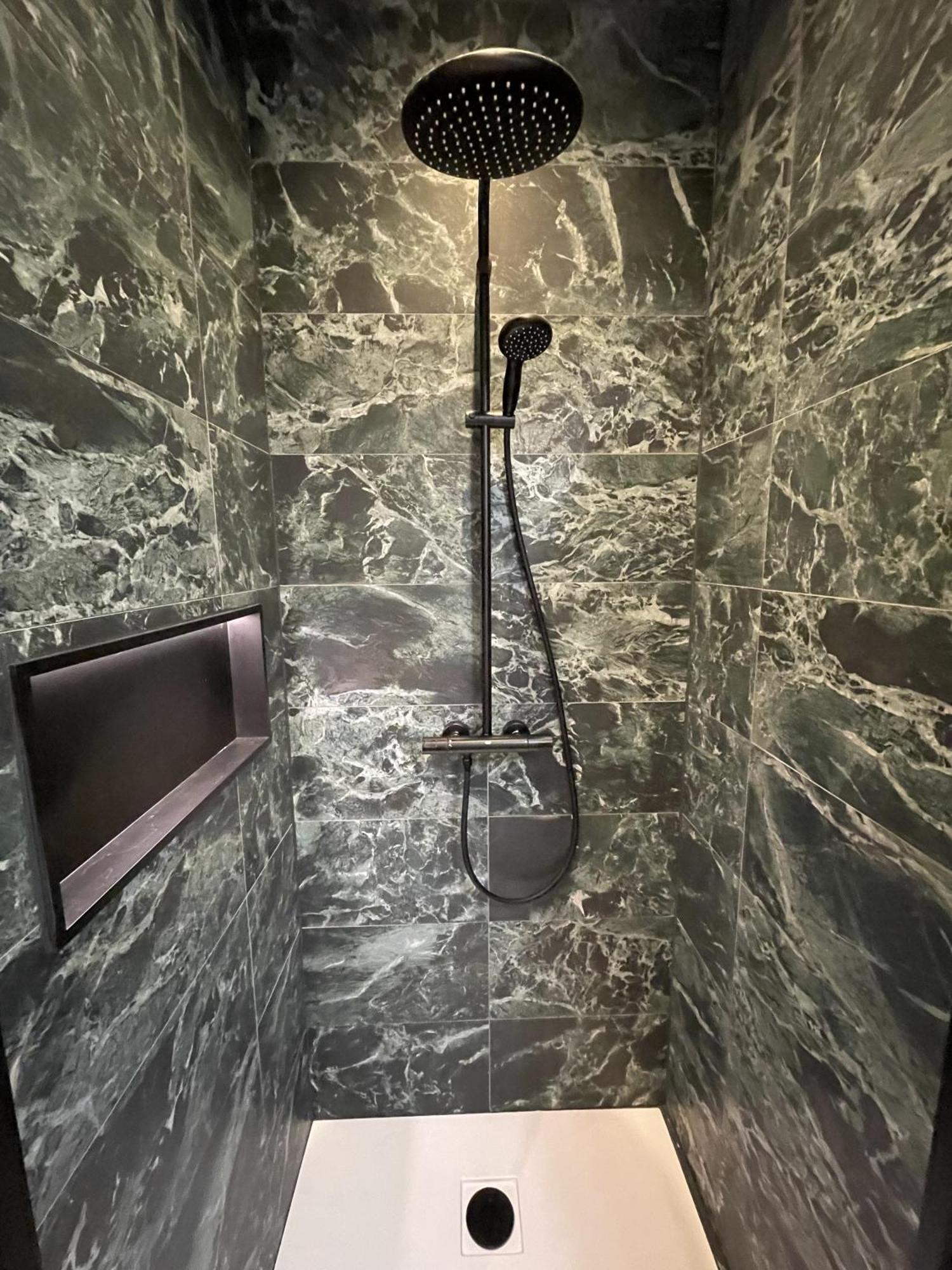 Amsterdam Grachtenappartement ภายนอก รูปภาพ